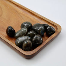 Load image into Gallery viewer, Labradorite